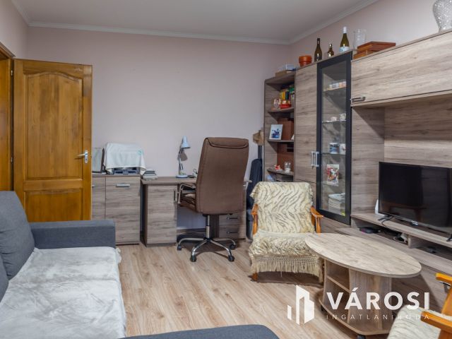 Igényes 2 szobás panel lakás a belváros közelében