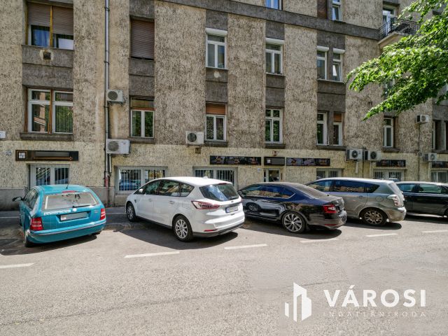 Budai 220 nm alapterületű stúdió