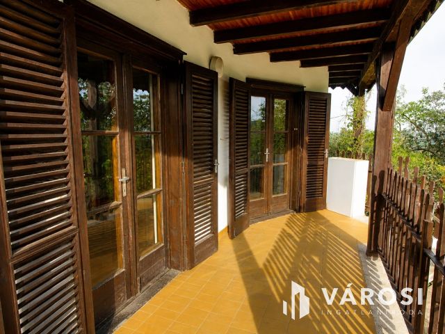Bordeaux-i hangulatú szőlőbirtok eladó Kőszegen
