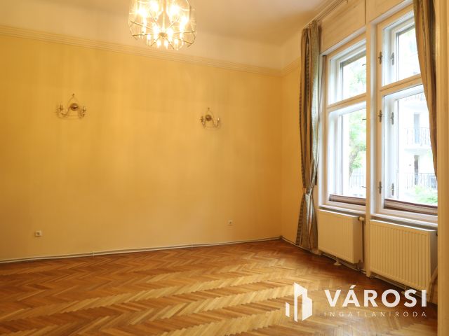 Belvárosi iroda,rendelő vagy lakás, kinek mi !