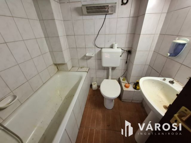 Baromfi telep 3,5 hektár területtel és sok lehetőséggel