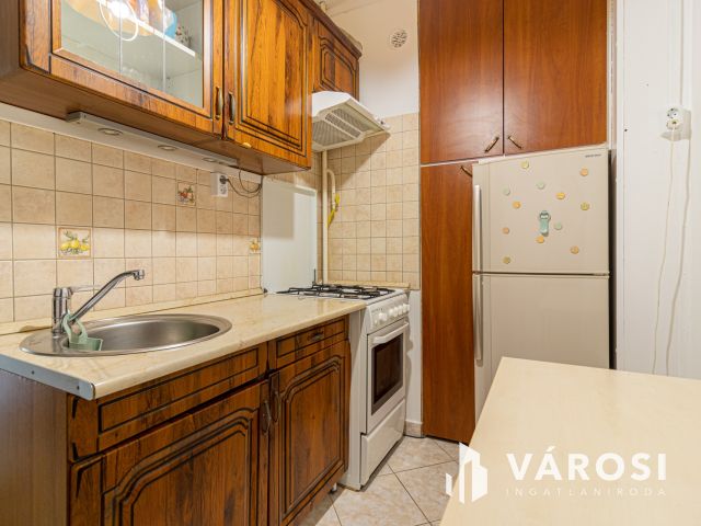 47 + 4,5 m2-es jó állapotú lakás a Zsókavár utcában!