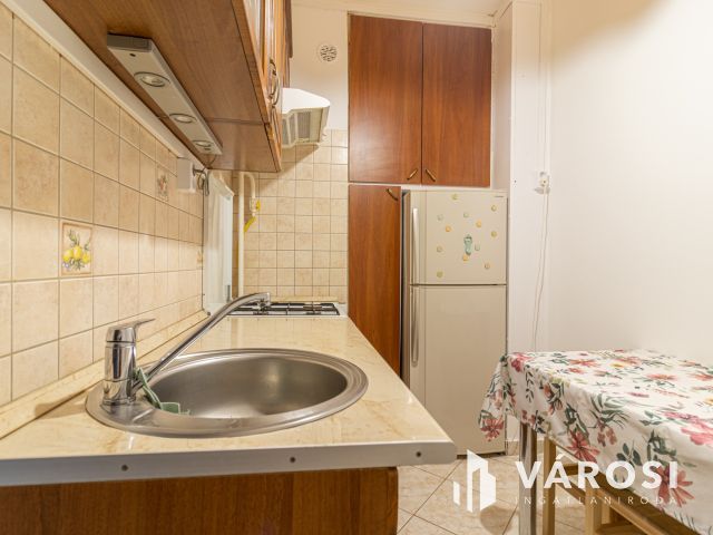 47 + 4,5 m2-es jó állapotú lakás a Zsókavár utcában!