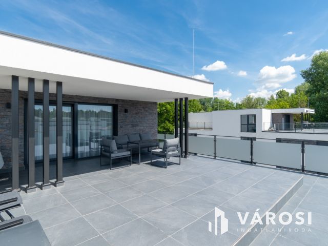 Prémium penthouse Siófokon medencével