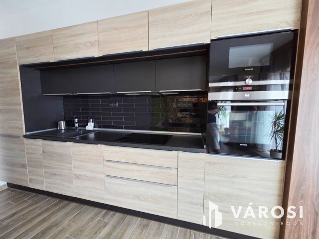 Exkluzív Penthouse lakás kiadó a Belváros szívében