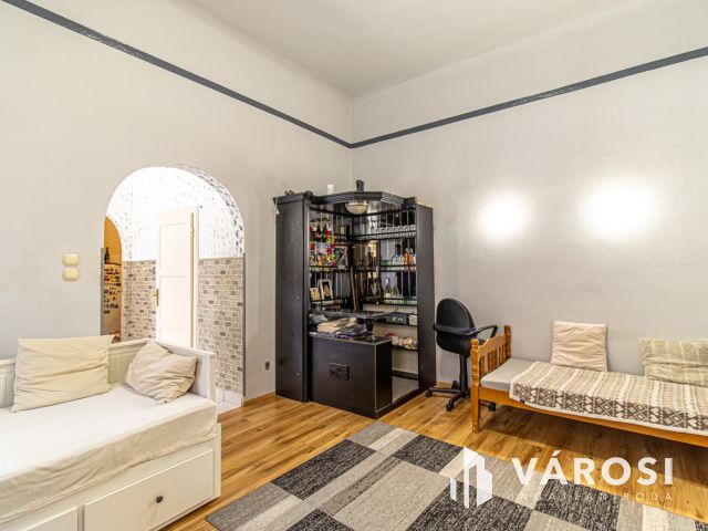 2 szobás (58 m²) költözhető állapotú lakás a Palotanegyedben