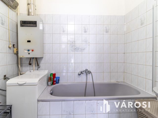 2 szobás (58 m²) költözhető állapotú lakás a Palotanegyedben
