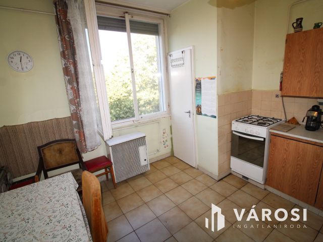2 szobás, erkélyes, tégla lakás a Budapest körúton.