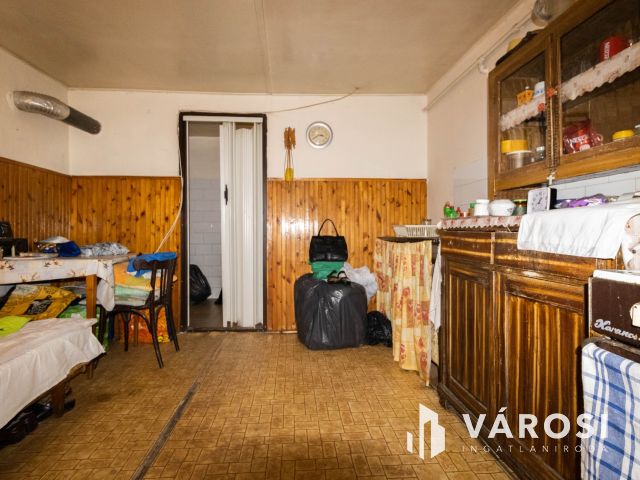 2 szobás családi ház Méhkerék csendes utcájában