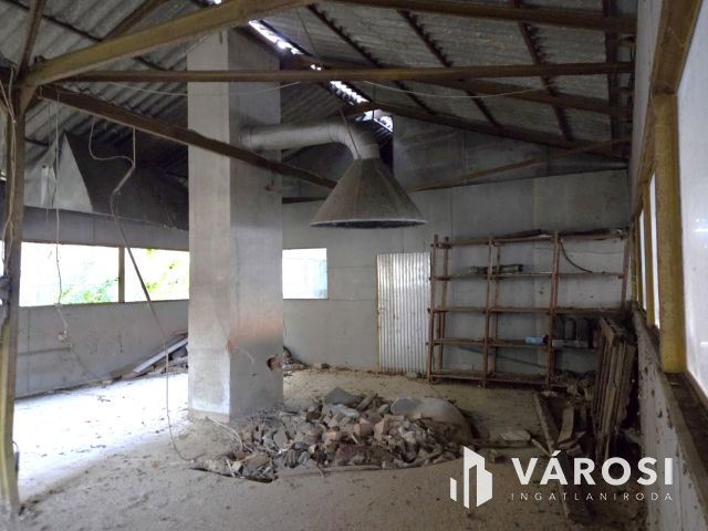 Két csarnok, 288 m² – telephely Szécsény mellett