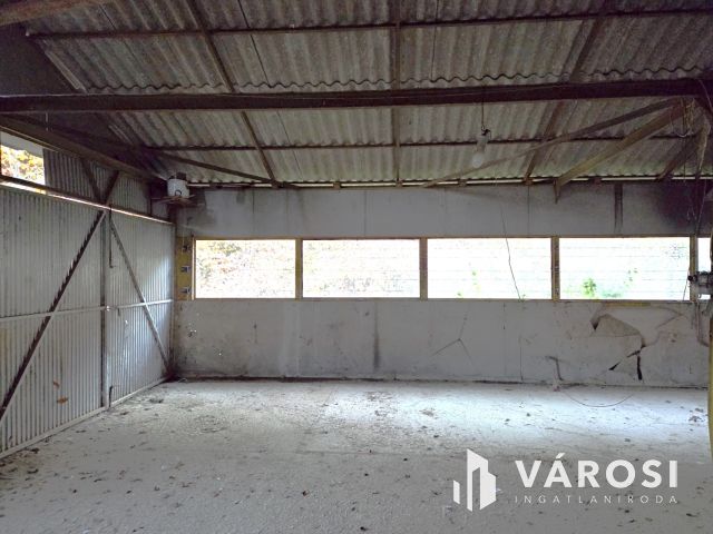 Két csarnok, 288 m² – telephely Szécsény mellett